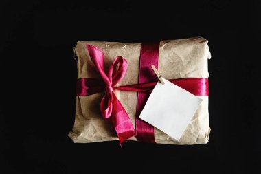 kurdele ile sunmak ve kartı