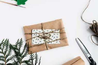  Noel kartı ve Kraft kağıt hediye