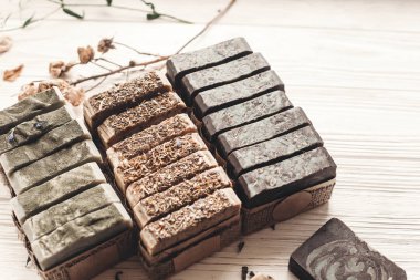 çiçekler şifa ile bitkisel sabun