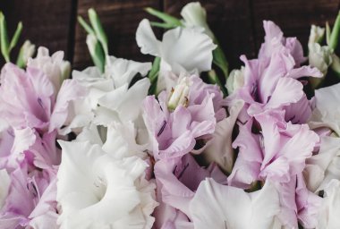 Glayöl ahşap arka plan üzerinde 