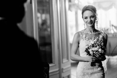 gülümseyen gelin damat seyir