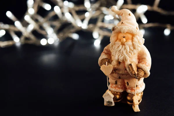 크리스마스 화 환 및 산타 장난감 — 스톡 사진