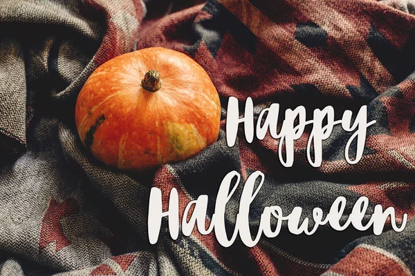 mutlu halloween metin üzerinde şık eşarp sonbahar kabak oturum