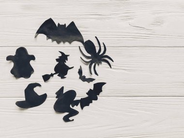 Cadılar Bayramı düz yatıyordu. Mutlu Cadılar Bayramı kavramı, metin için yer. Cadı hayalet yarasalar ve örümcek