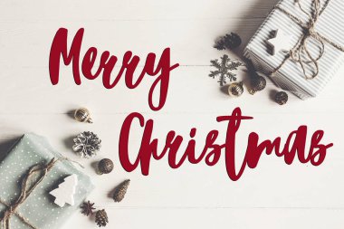 neşeli Noel metin, mevsimlik selamlar işareti kart. Modern chris