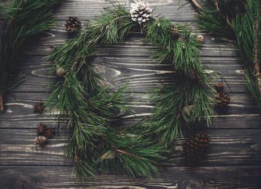  çam dalları çelenk 