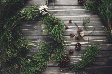  çam dalları çelenk 