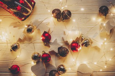 rustik hediye kutusu elinde