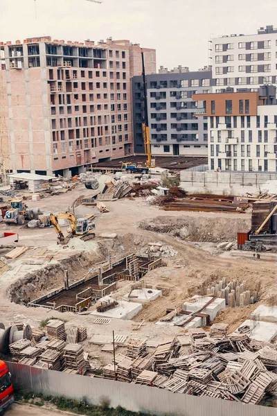 Площадь Здания Кирпичными Стенами Ямами Фундаментами — стоковое фото