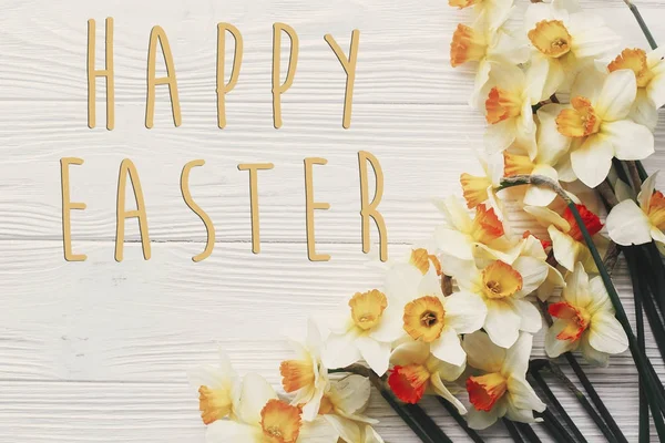 Happy Easter Text Flat Lay Yellow Flowers Stylish Daffodils Rustic — Stock Photo, Image