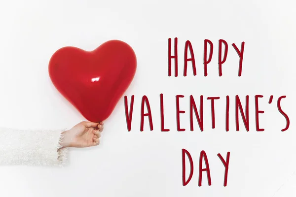 Šťastný Valentýna Text Podepsat Šťastný Valentines Koncept Balónky Červené Srdce — Stock fotografie