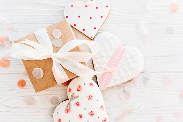Šťastné Matky Den Blahopřání Cookie Srdce Řemesel Krabičky Konfety Bílém — Stock fotografie