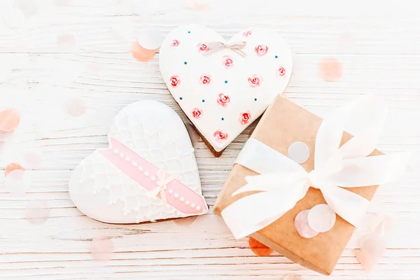 Cookie Hearts Craft Gift Box White Rustic Wooden Background Flat — Stock Photo, Image