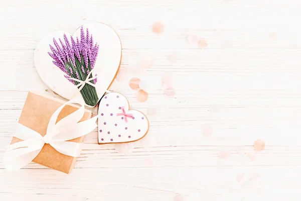 Šťastné Matky Den Blahopřání Cookie Srdce Levandule Květiny Řemesel Krabičky — Stock fotografie