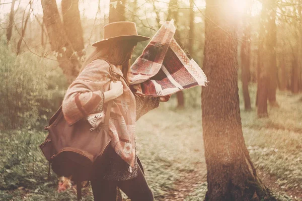 Stylish Traveler Girl Hat Backpack Exploring Woods Amazing Evening Sunshine — Stock Photo, Image