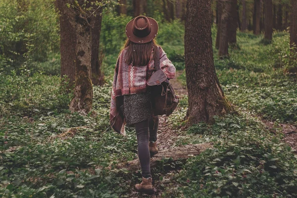 Full Length Bohemian Traveler Girl Hat Poncho Backpack Walking Autumn — Stock Photo, Image