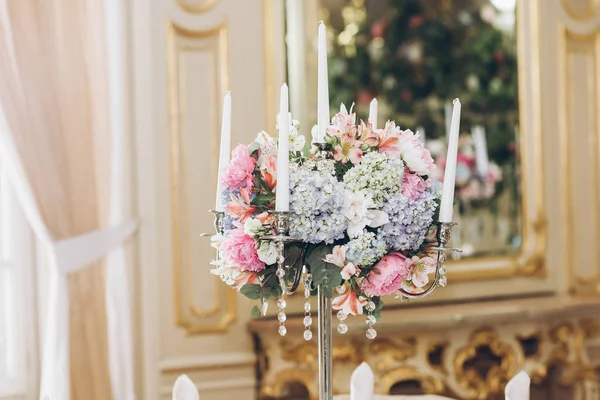 Beautiful Hydrangea Bouquets Vases Shiny Silver Candelabras Candles Tables Luxury — Stock Photo, Image