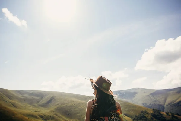 Stylish Traveler Girl Hat Windy Hair Light Looking Sunny Mountains — Stock Photo, Image