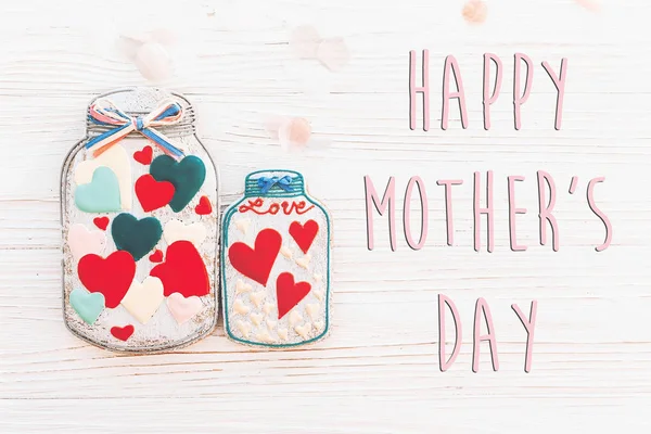 Růžový Šťastné Matky Den Text Červené Srdce Jar Bílém Rustikálním — Stock fotografie