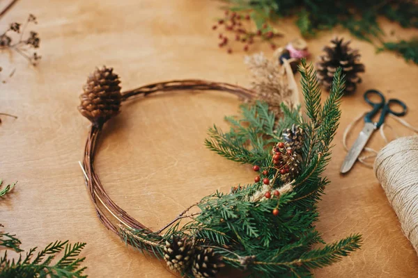 Rustic Christmas wreath. Creative christmas wreath with fir bran — Stock Photo, Image