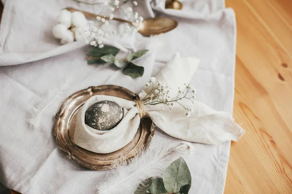 Décoration Table Pâques Oeuf Gris Teint Naturel Moderne Sur Une — Photo