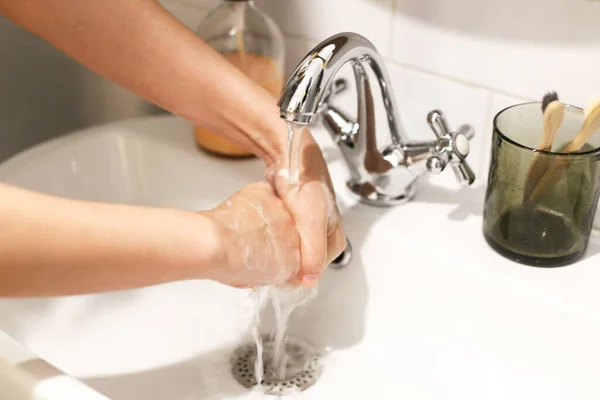 Lavar Mãos Mãos Lavadas Sob Água Corrente Com Técnica Adequada — Fotografia de Stock