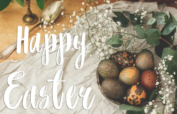 Святом Великодня Великодні Вітання Написом Сучасні Великодні Яйця Весняними Квітами — стокове фото
