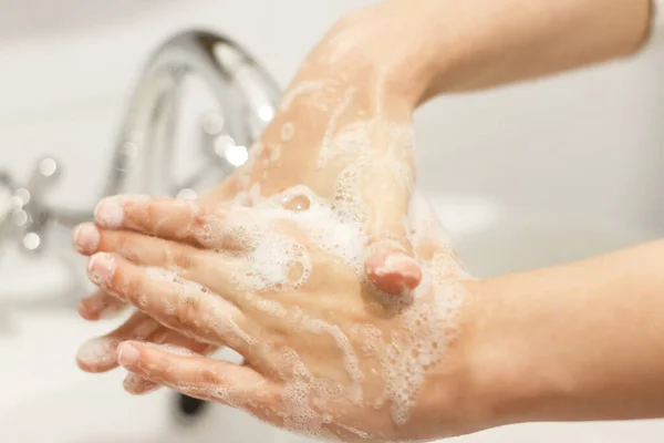 Finger Reiben Hände Mit Antibakterieller Seife Der Richtigen Technik Auf — Stockfoto