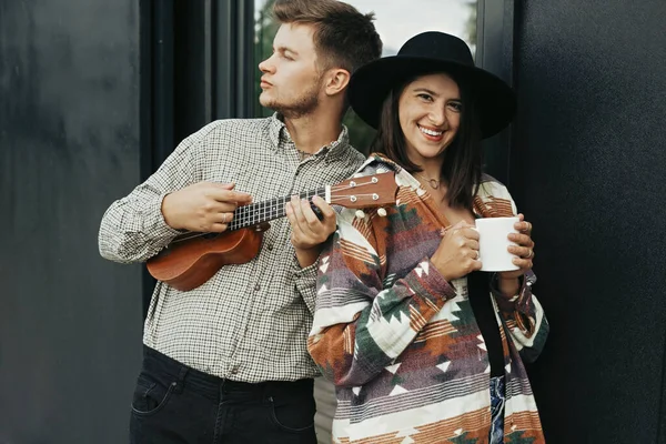 Stylish Hipster Couple Morning Coffee Ukulele Smiling Relaxing Background Modern — Stock Photo, Image