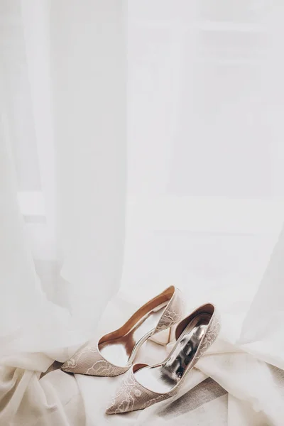 Sapatos Casamento Modernos Tule Luz Suave Manhã Elegante Luxo Bege — Fotografia de Stock