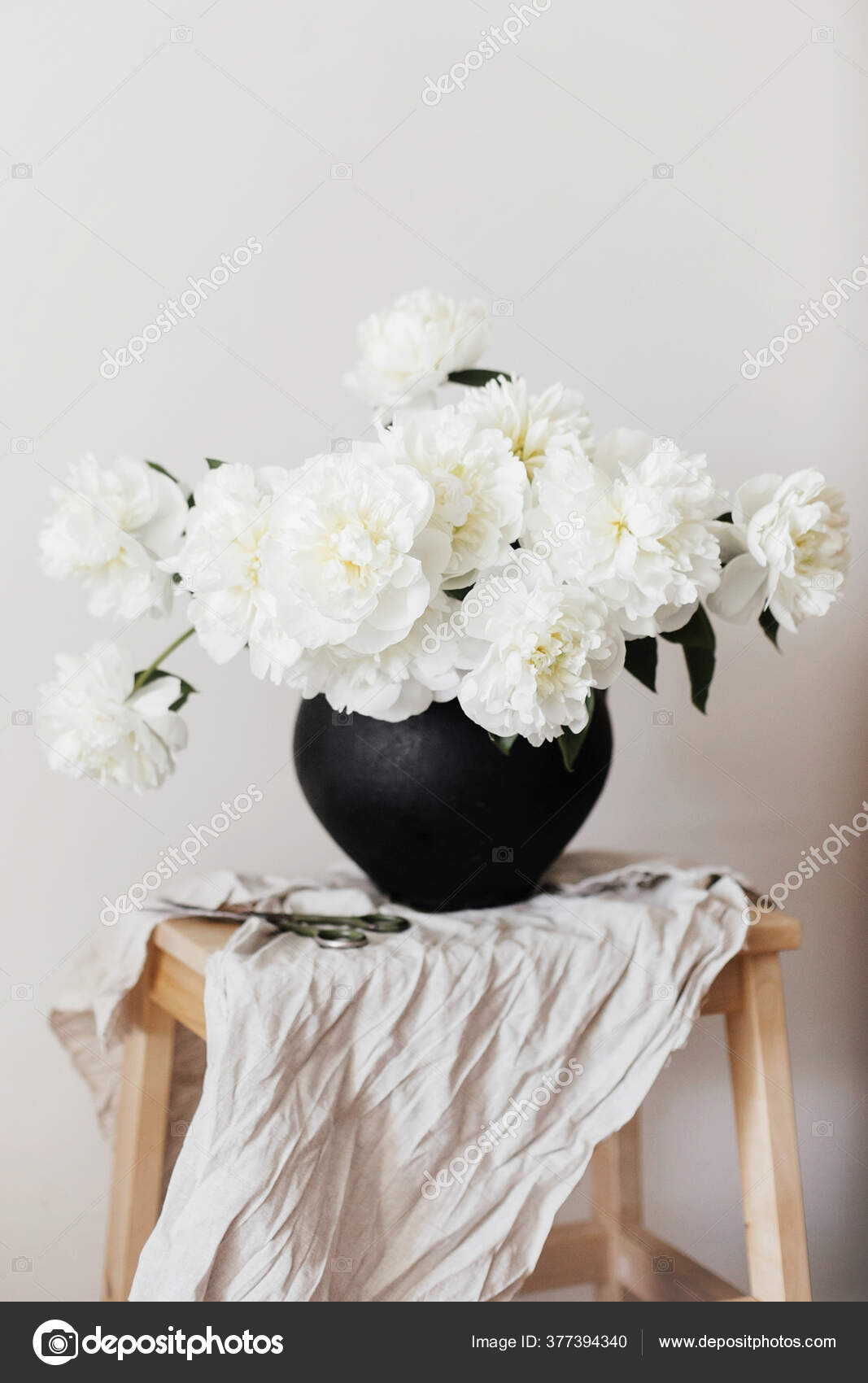 Feliz Día Las Madres Hermoso Ramo Pedregoso Jarrón Arcilla Negra — Foto