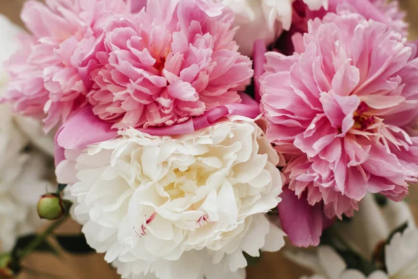 Feliz Tarjeta Felicitación Del Día Las Madres Hermoso Ramo Peonía — Foto de Stock