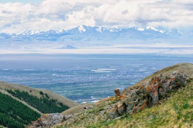 Perspektif Görünümü Güney-Chuia dağ zincirinin
