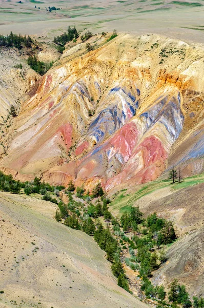 Suelo multicolor de mercurio en la estepa de Altai —  Fotos de Stock