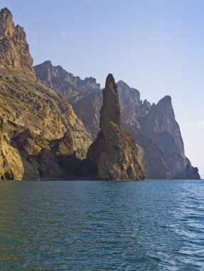 Rezerv yüksek sivri kaya. Karadeniz Sahil