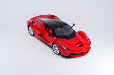 Diecast ferrari izole arka plan üzerinde