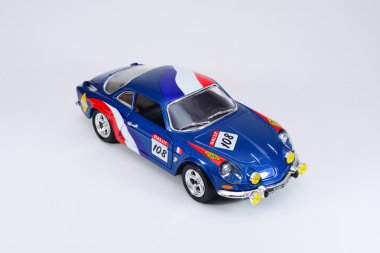 Diecast renault Alp ralli izole arka plan üzerinde