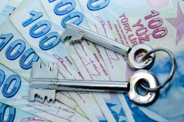 Türk Lirası banknot ve izole arka plan tuşlar