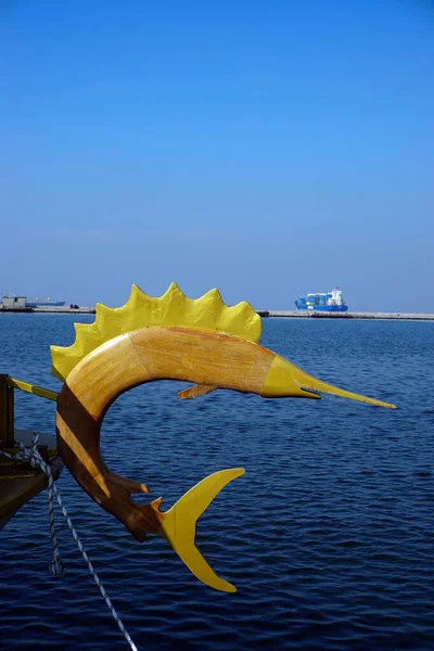 Goudkleurige Houten Zwaardvis Bootboeg — Stockfoto