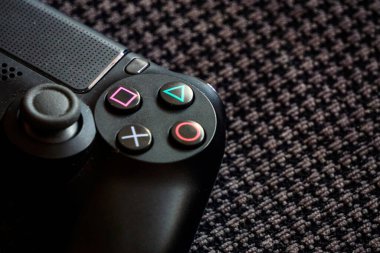 26 Ocak 2020 Eskisehir, Türkiye. Goosefood desenli Playstation oyun sahası yakın görünüm