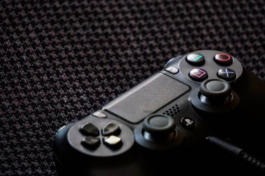 26 Ocak 2020 Eskisehir, Türkiye. Goosefood desenli Playstation oyun sahası yakın görünüm