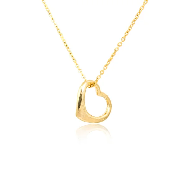 Altın kolye üzerinde beyaz izole