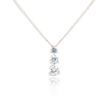 Beyaz izole gümüş moda kolye