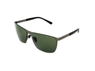 Güneş gözlüğü beyaza izole edilmiş