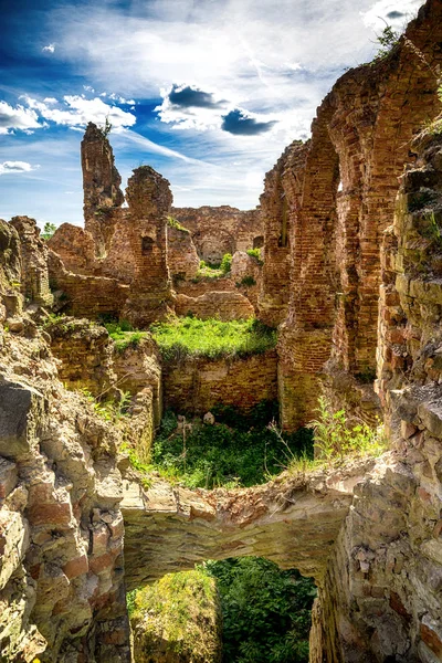 Eski kale Harabeleri