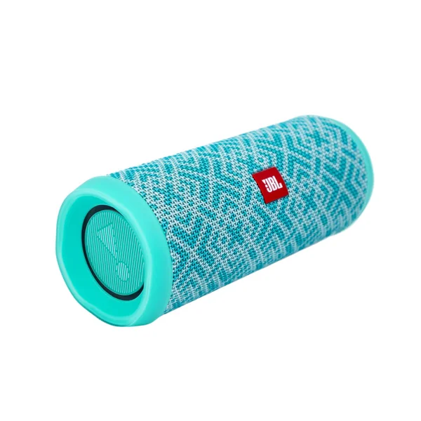 Minsk, Beyaz Rusya - Eylül 1, 2017: üzerinde izole Jbl bluetooth sözcü 