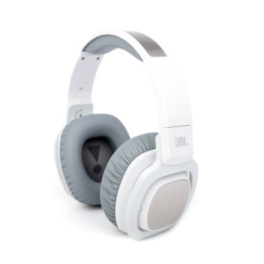 Minsk, Beyaz Rusya - Eylül 1, 2017: beyaz izole Jbl kulaklık