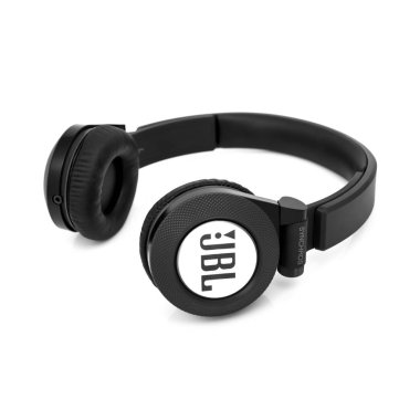 Minsk, Beyaz Rusya - Eylül 1, 2017: beyaz izole Jbl kulaklık