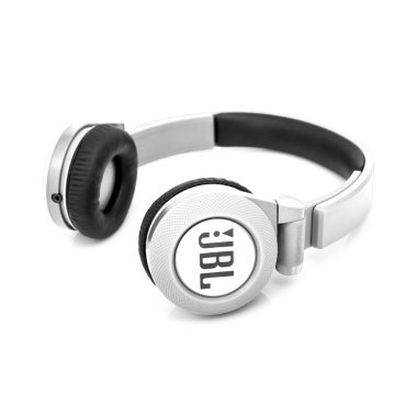 Minsk, Beyaz Rusya - Eylül 1, 2017: beyaz izole Jbl kulaklık