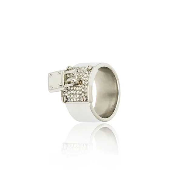 Anillo de diamantes de plata aislado en blanco — Foto de Stock